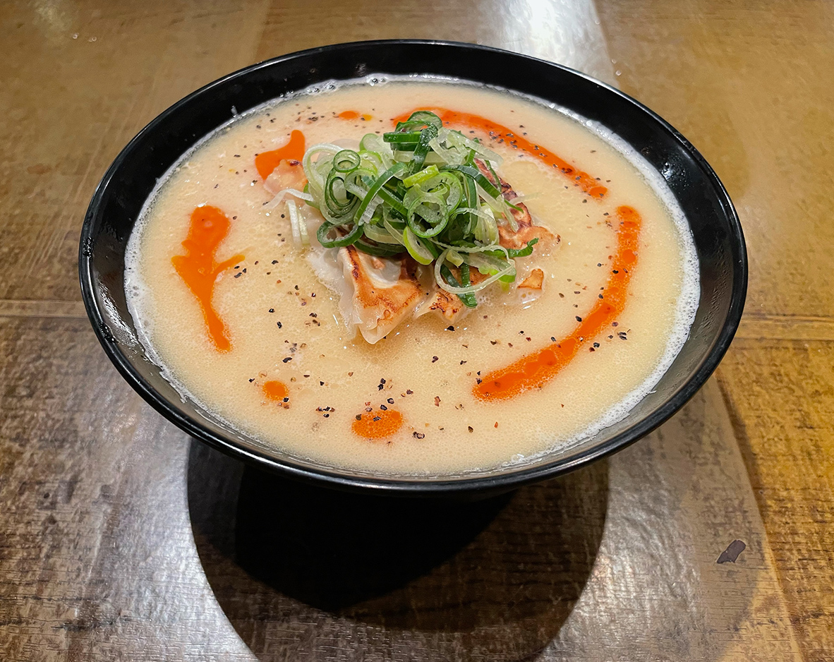 京都ぽーくの白湯スープ餃子
