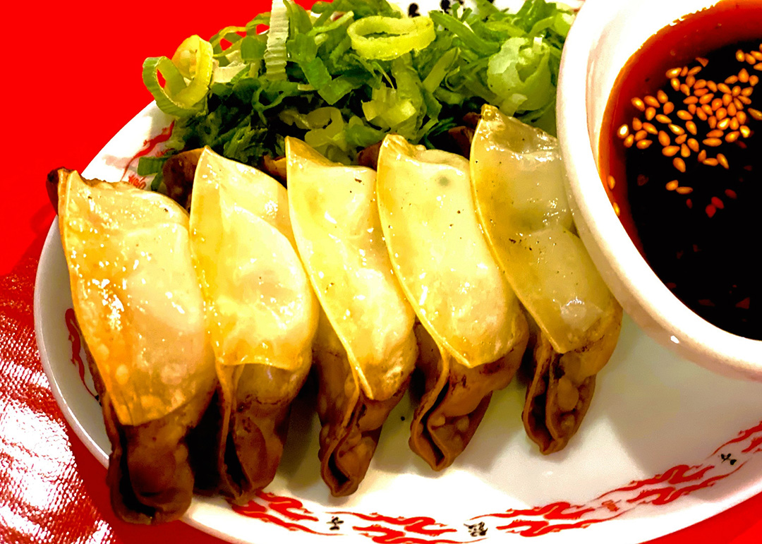 広島つけ麺の辛味で食べる廣島餃子