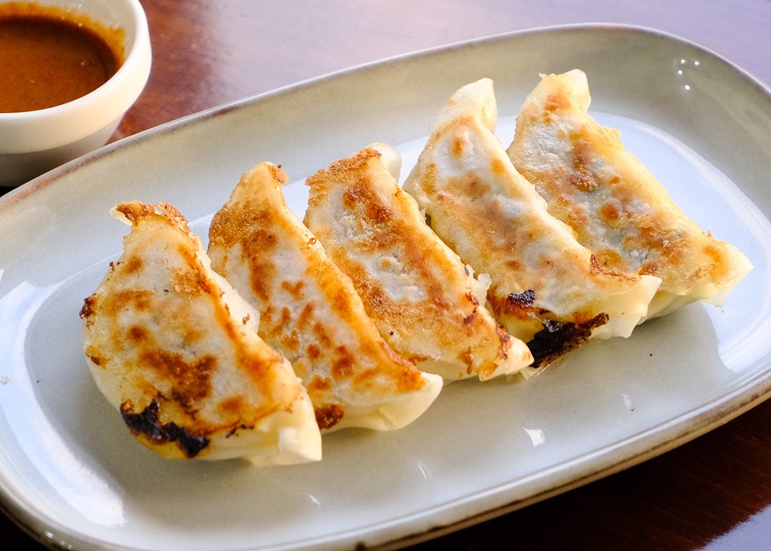 コリコリ味噌だれホルモン餃子